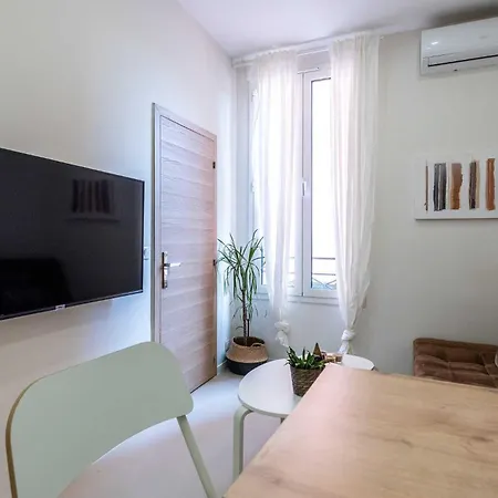 Modern -1bdr 4p - 300m From The