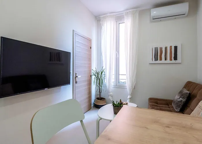 Modern -1bdr 4p - 300m From The