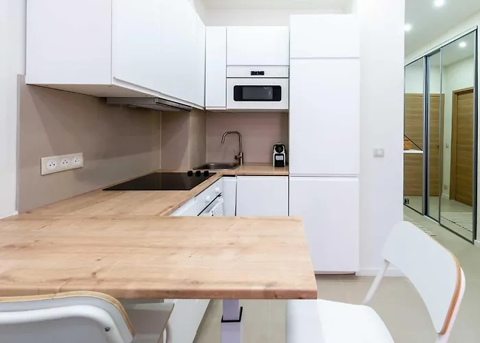 Modern -1bdr 4p - 300m From The Daire